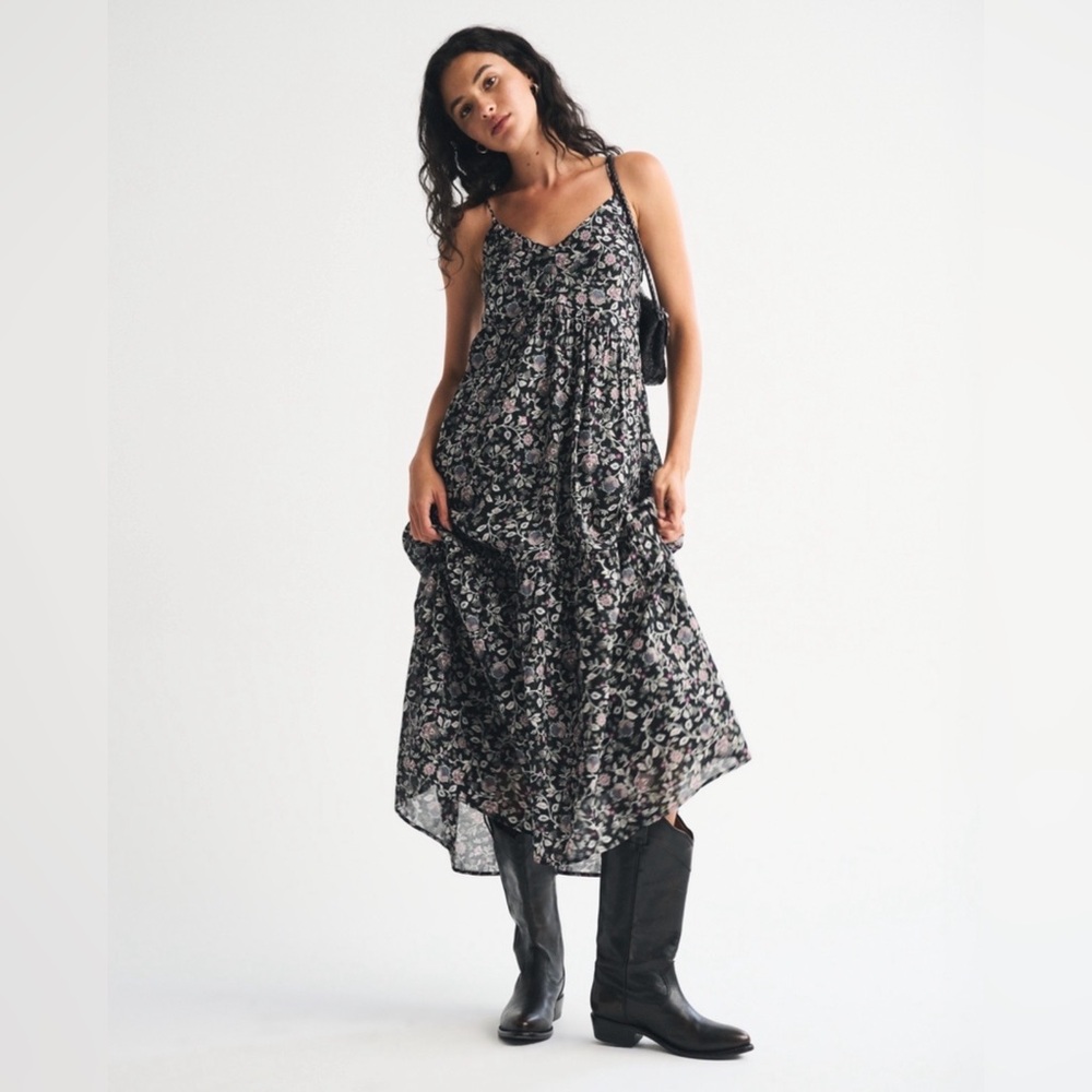 Abercrombie & Fitch V- Neck Flowy Maxi Dress - NWT - Picture 2 of 14